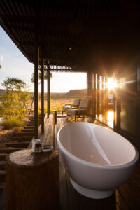 El-Questro-Homestead_The-Kimberley_Bath-Deck-Sunset-highres
