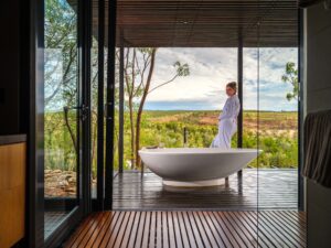 El-Questro-Homestead_The-Kimberley_Suite-Bath-Woman-Standing