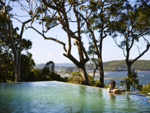 Pretty-Beach-House_Bouddi-Peninsula_Infinity-Pool-Submerged