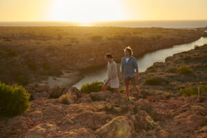 Sal-Salis_Ningaloo-Reef_Experience-Mandu-Mandu-Gorge-Hiking3_LLoA