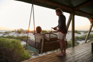 Sal-Salis_Ningaloo-Reef_Lodge-Balcony-Swing_LLoA
