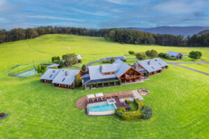 Spicers-Peak-Lodge_Scenic-Rim-Queensland_Aerial-Lodge-Mountain