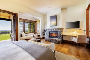 Spicers-Peak-Lodge_Scenic-Rim-Queensland_Lodge-Suite-Interior-Fireplace