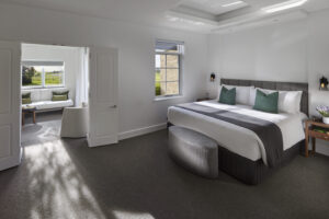 The-Louise_Barossa-Valley_Bedroom4_cGeorge-Apostolidis-scaled