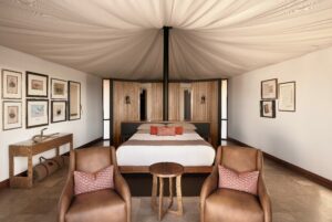 Longitude-131_Ayers-Rock-Uluru_Suite-Luxury-Tent-Interior