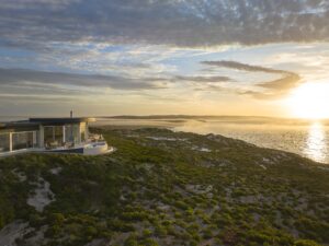 Southern-Ocean-Lodge_Kangaroo-Island_Suite-Baillie-Pavilion-Sunrise