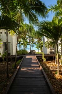 Lizard-Island_Great-Barrier-Reef_Beachfront-Suite-Boardwalk