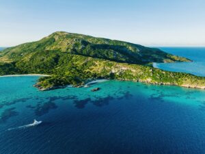 Lizard-Island_Great-Barrier_Reef_Aerial_Island_Boat1_LLoA